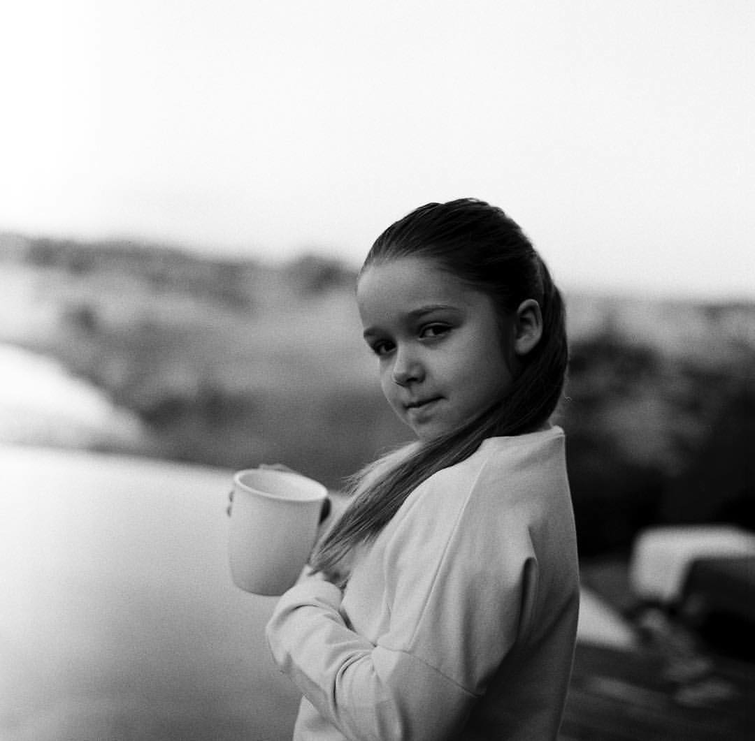 布鲁克林给小七准备的礼物,布鲁克林抱小七小时候