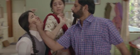 忍受*力暴**，才能活下去？《神秘巨星》讲了个彻底的悲剧