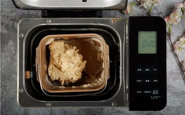 冰镇港式菠萝油 (香港茶餐厅菠萝油是怎样出餐的)