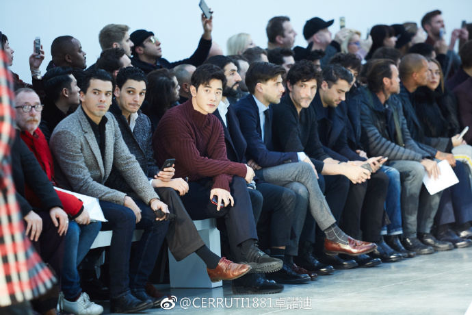 刘昊然青涩潘玮柏尴尬吴建豪乱穿衣?|2018秋冬米兰男装周成绩单