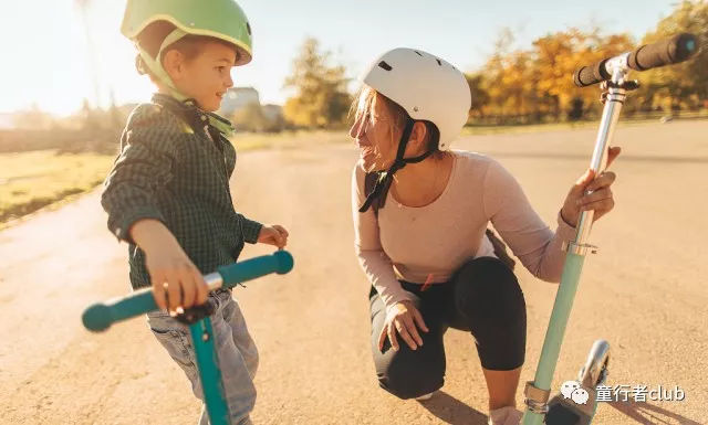 孩子不爱外出整天宅在家里怎么办,自闭症儿童不愿意出去玩怎么办