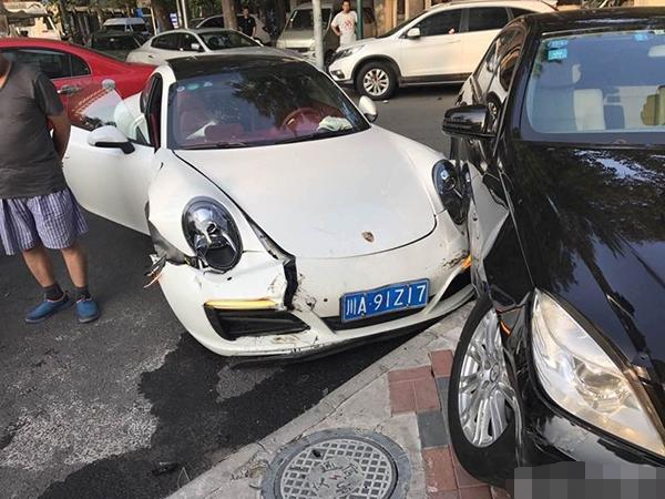 中国男足开的汽车,盘点国足开的什么车