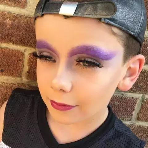 儿童一步一步教你学化妆,小孩一步一步教你学化妆