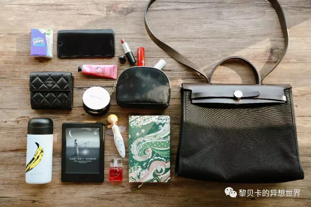 从上百只包里,她们精挑细选了这9只最爱的年度好包