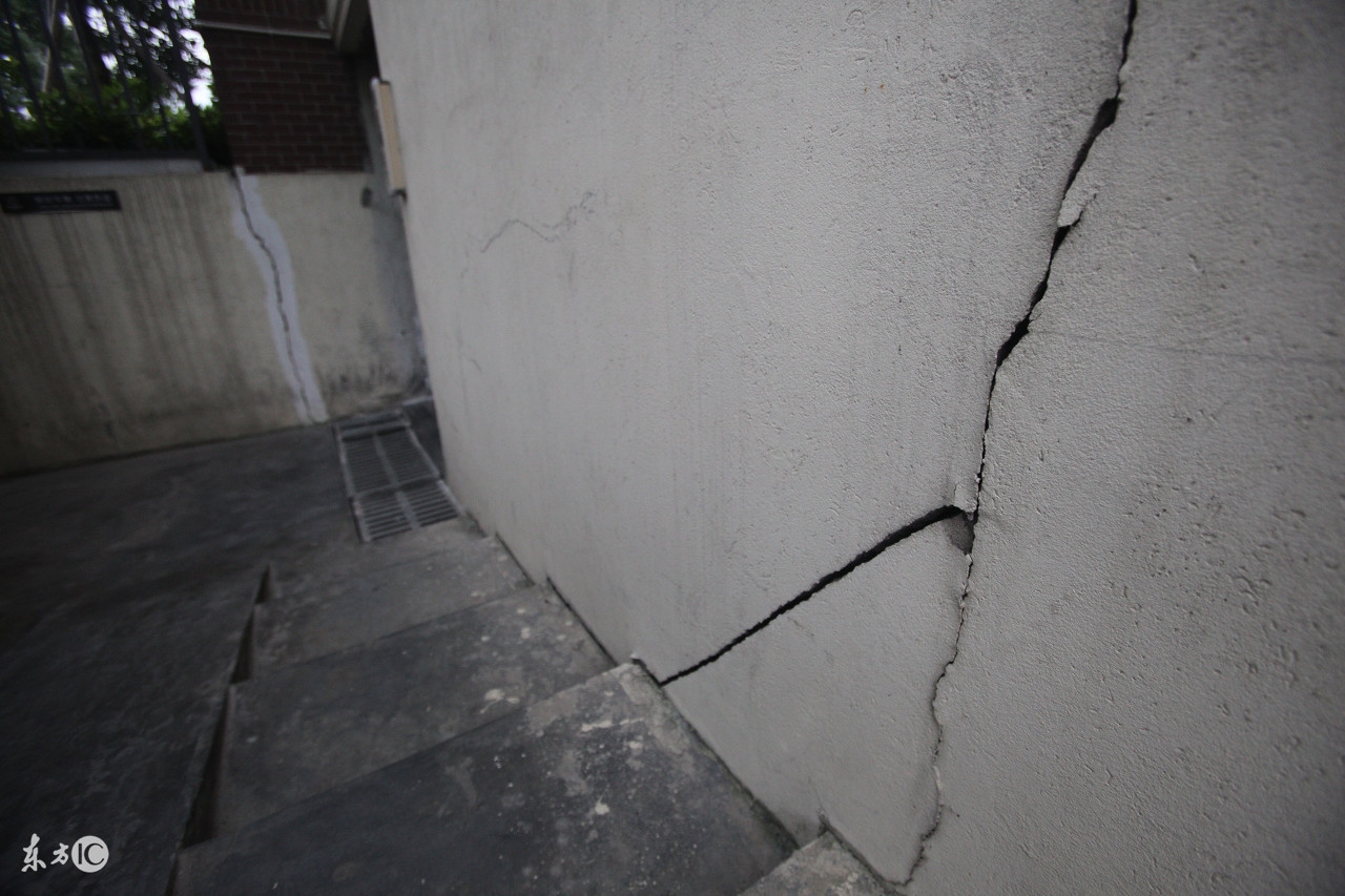 建筑工程中常出现的裂缝分析及解决措施