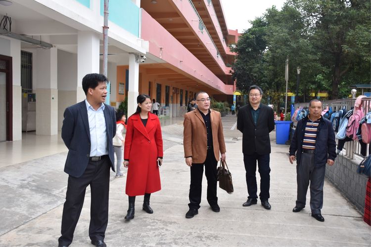 学生成长的沃土师生眷恋的乐园一一八桂绿城小学2017年工作汇报