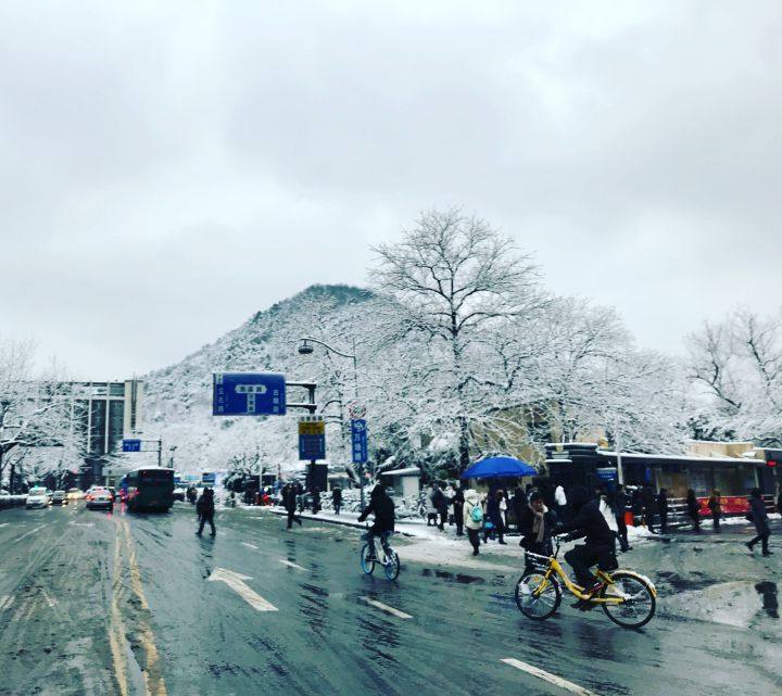 下雪天跑步和正常跑步差多少,在下雪天跑步要注意什么