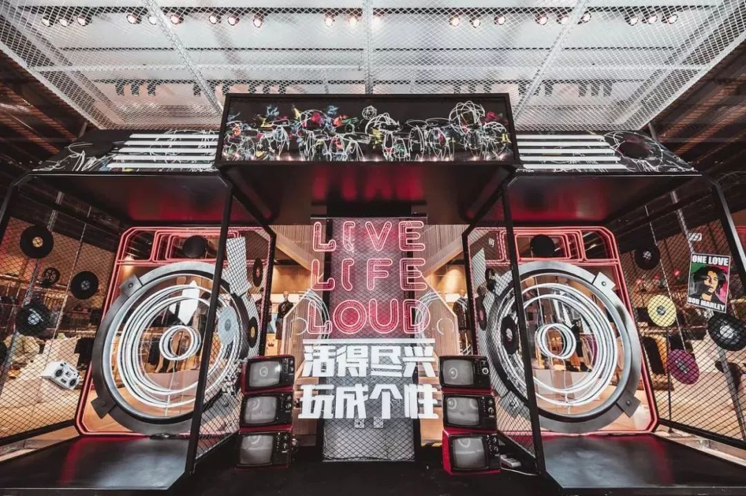 适合年轻人穿的男装品牌排行榜,最流行的男装品牌