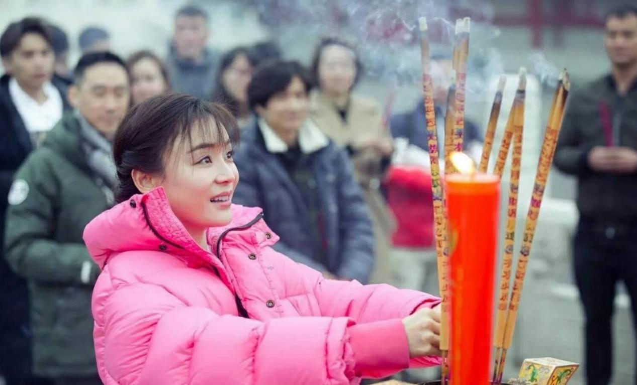 还做一只孤独旅行蛙？这个春节，和家人来横店一起玩转大庙会吧！