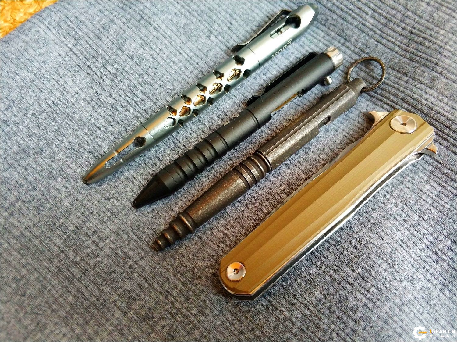 有没有一款双刃刀具，既是*刀折**，又能兼具捅刺和切削的优点呢？