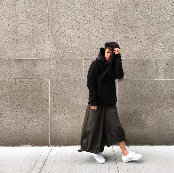 权志龙巴黎陈冠希,权志龙与朋友私下聚餐