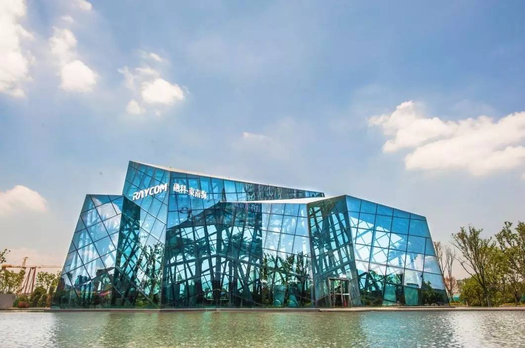 有个处女座工科男，想把《LonlyPlanet》搬到家门口，杭州人用5年才理解了他