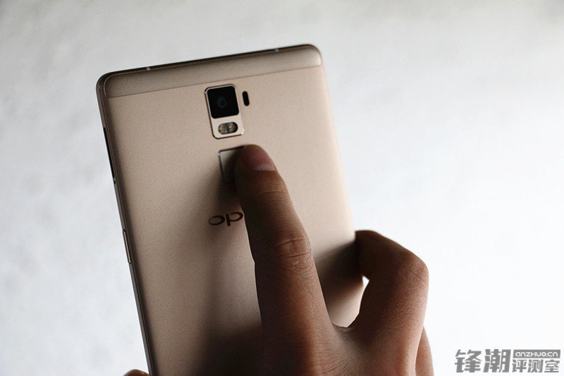 优雅与暴力的完美结合体,oppor7和oppor7plus对比