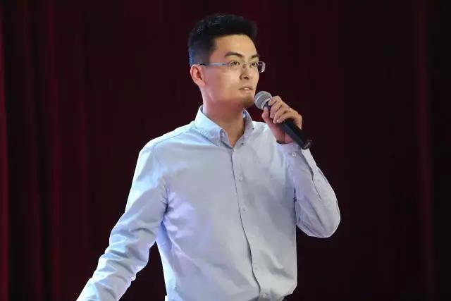 青麦教育首发C9概念职场超车的金色弯道