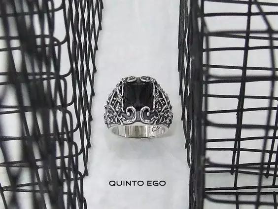 低调又奢华,那些耀于指尖上的时尚魔戒|MAGIC