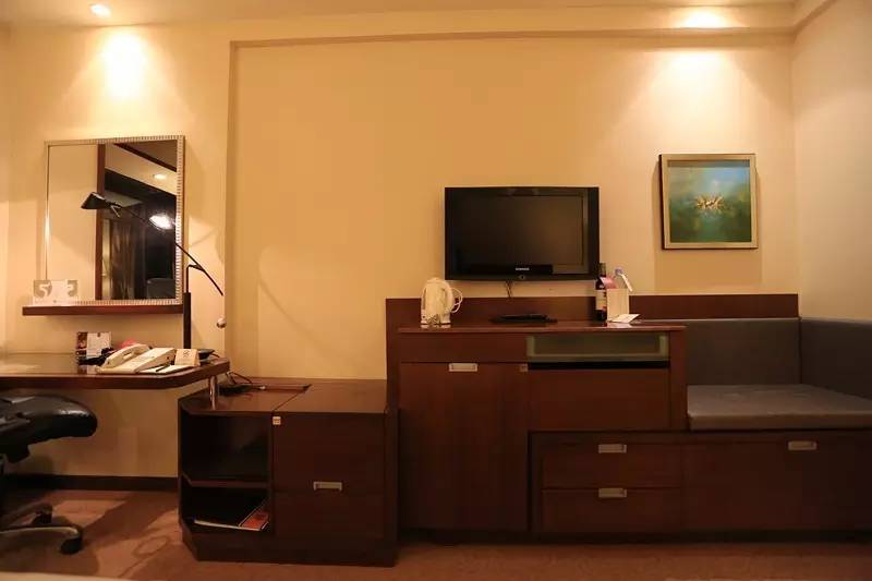 妈妈咪咪嘉年华的欢乐体验和香港郊区的生态怡然之旅