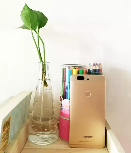 不仅是VR，荣耀V8上手综合测评