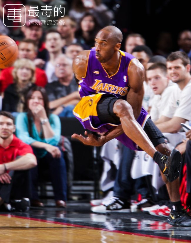 科比生涯球衣回顾,科比生涯最后一战球鞋