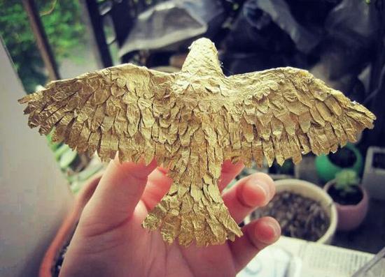 百度贴吧牛人手把手教你旧糖纸折成栩栩老鹰