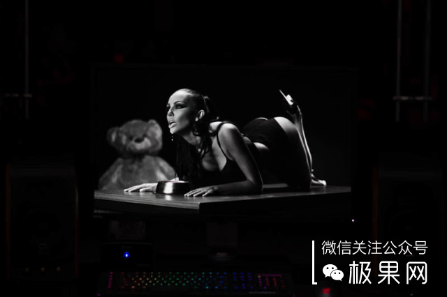 瓒呭ぇ灞忕數鑴戞樉绀哄櫒,瓒呭ぇ灞忔樉绀哄櫒