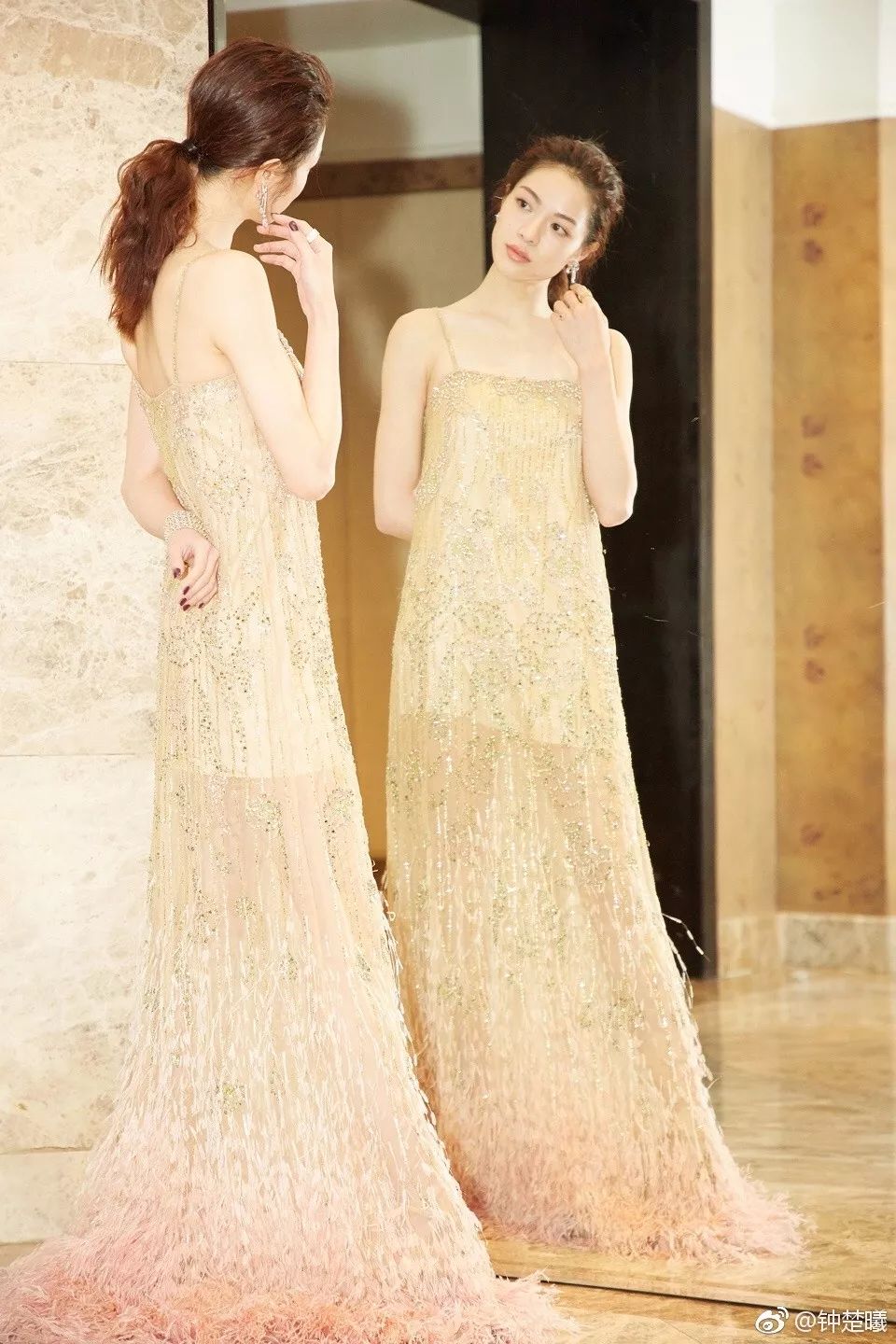 岁末趴体有点多，我该穿什么碾压全场？