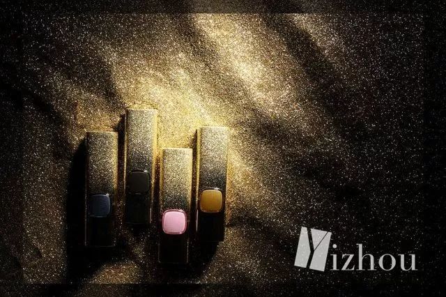 日日这口红也太美了吧！年会我也要这么涂