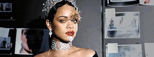 日日这口红也太美了吧！年会我也要这么涂