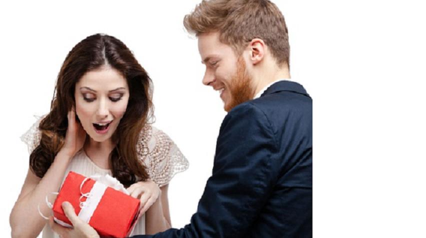 送女友礼物排行榜1000元左右,送女友父母24件礼物清单