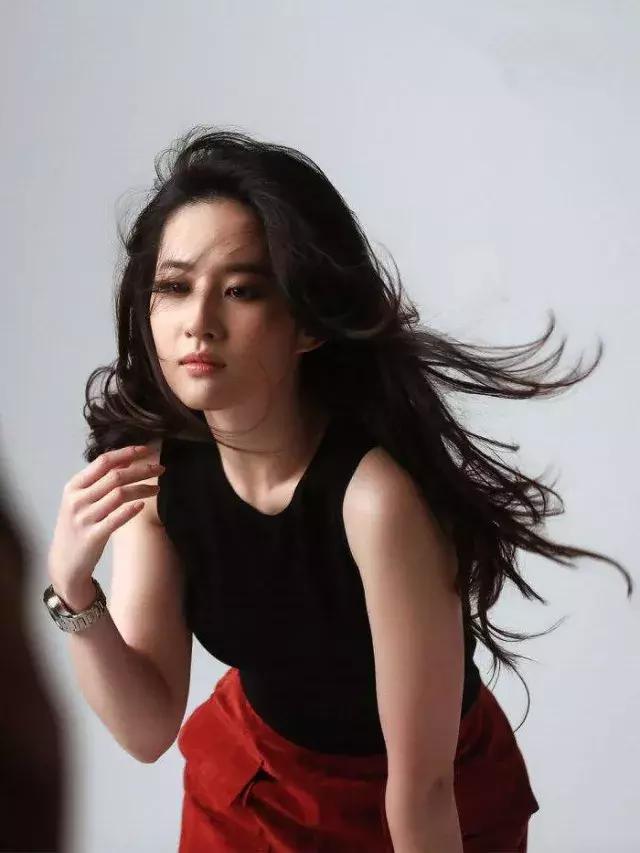 两年情断！为刘亦菲点一首《分手快乐》！