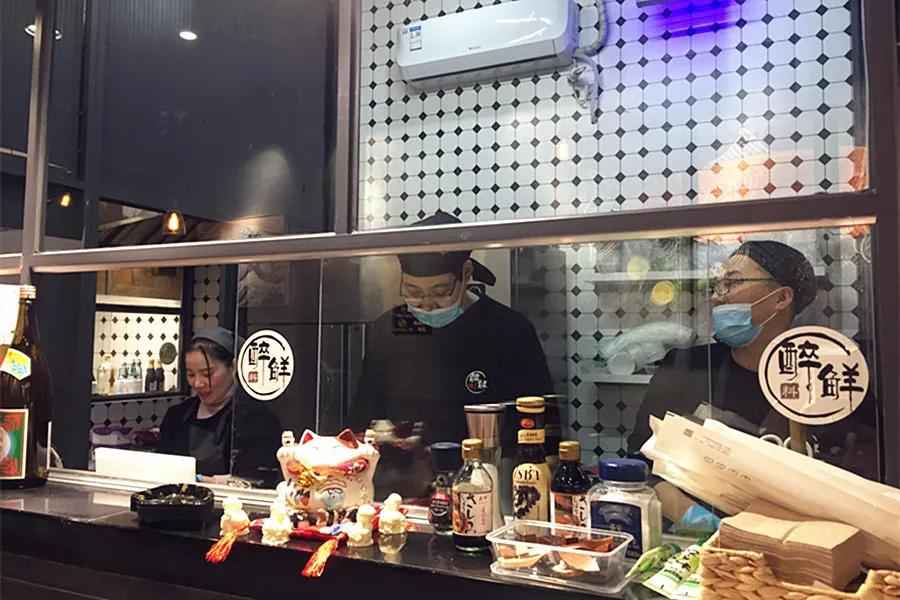 宁波小伙放弃7年国企铁饭碗,转行杀鱼,现在怎么样了?