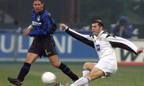 足球最强阵容11人伊布,伊布vs佩佩球场两恶人相会