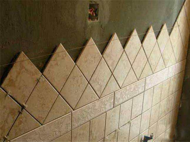 卫生间地面瓷砖贴错颜色怎么补救,卫生间阳角瓷砖空鼓开裂怎样补救