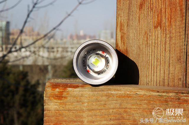 强光家用手电筒远射超亮,照明超远强光手电