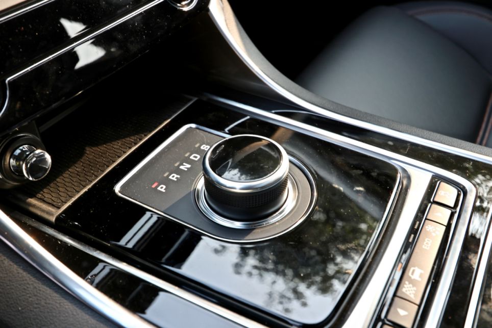 第一视角试驾新款捷豹xel,捷豹xel试驾第一视角低配版