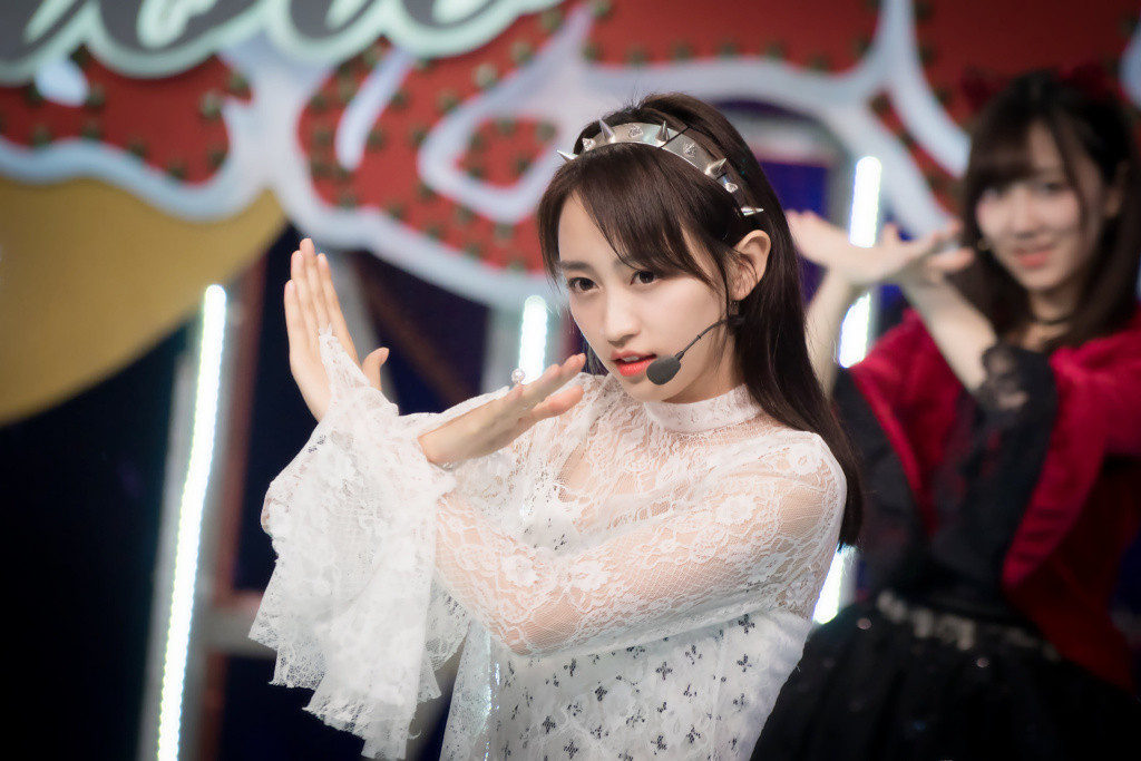 游戏废柴,用自己照片当屏保,可黄婷婷这个自恋girl只给*服私**6分