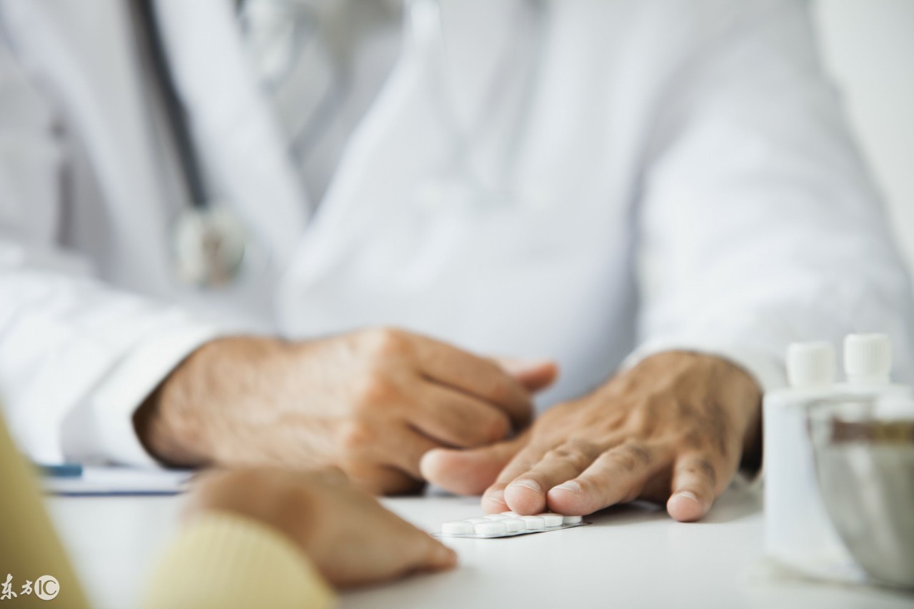 每日说药：痛风治疗用什么药物？非布司他片有哪些副作用？