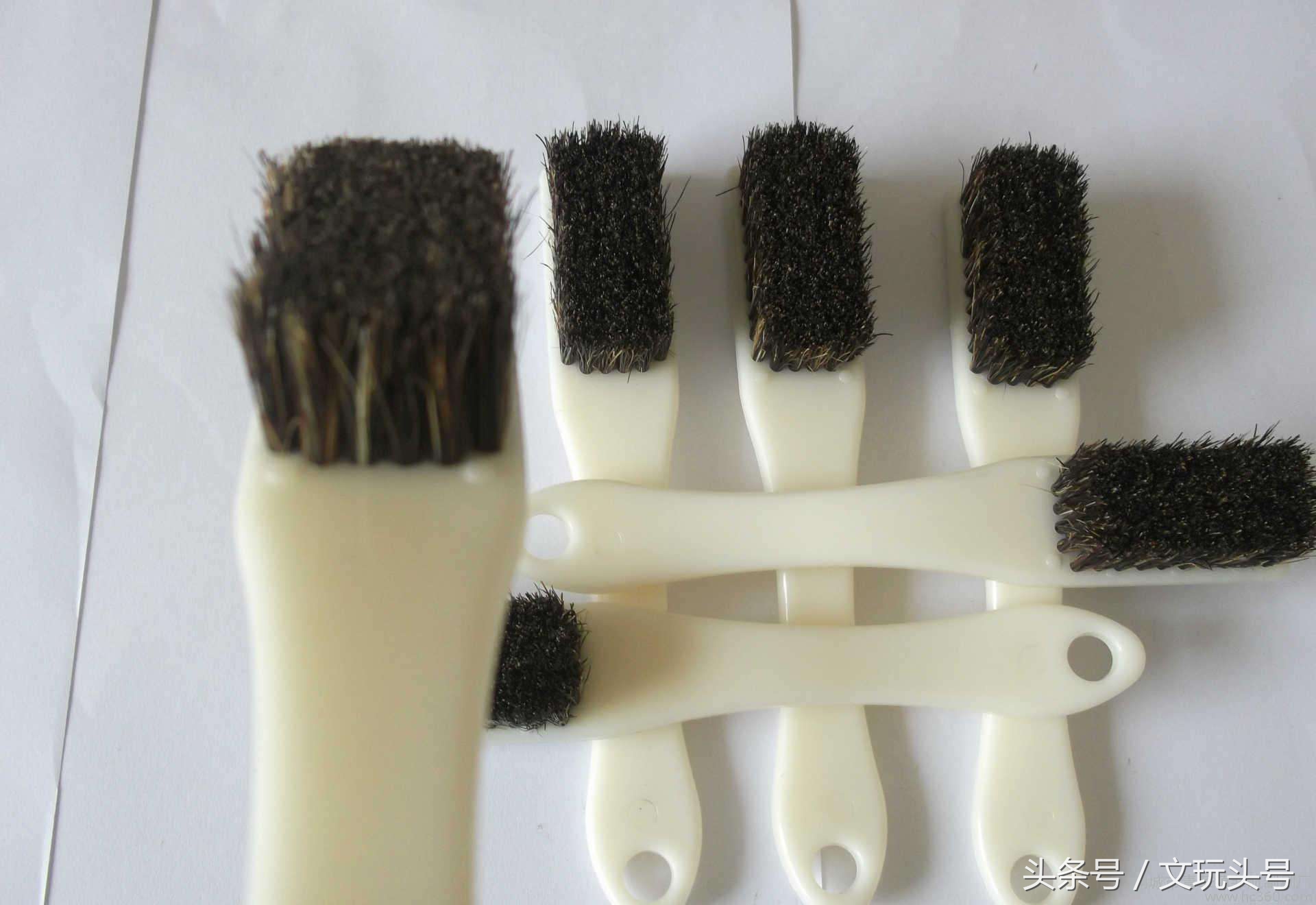 金刚有反碱是边盘边刷还是先刷掉,用水泡过的金刚手串反碱怎样处理