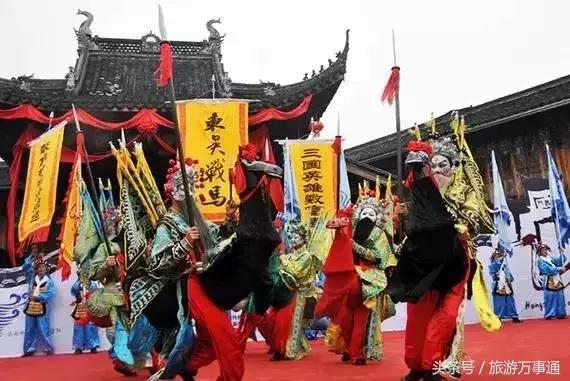 来新市古镇感受浓浓的年味,新春走基层古镇寻风情年味扑面来