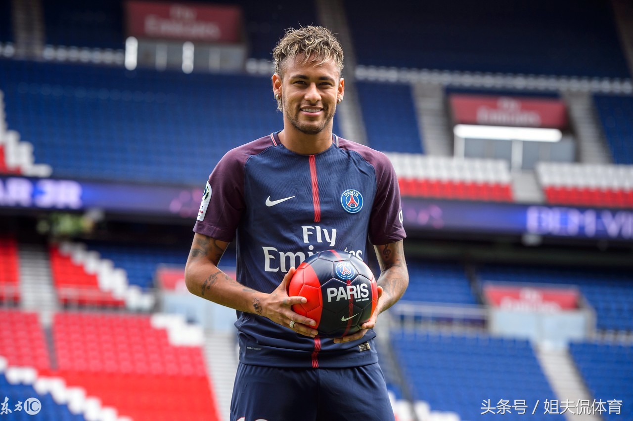 和自己老婆可以亲亲，为什么和路上美女就不行？内马尔不这么觉得