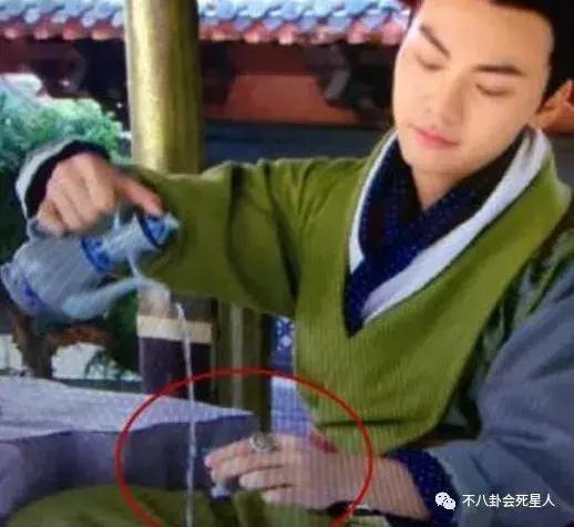 近视的明星不戴眼镜怎么拍戏,近视眼明星怎么拍戏