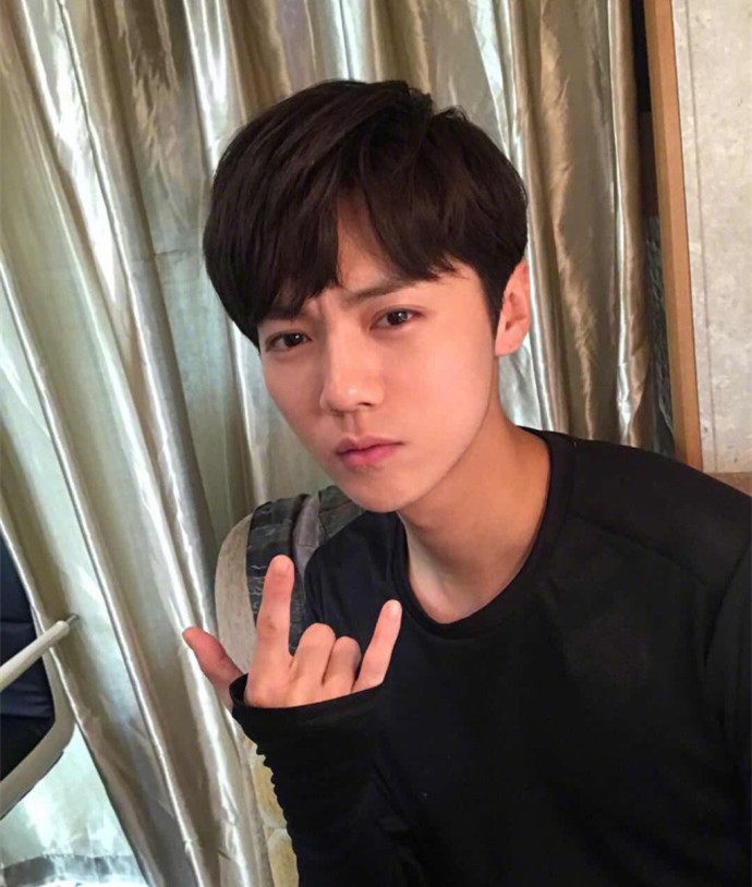 邓超鹿晗陈赫热搜,邓超郑恺最近的消息