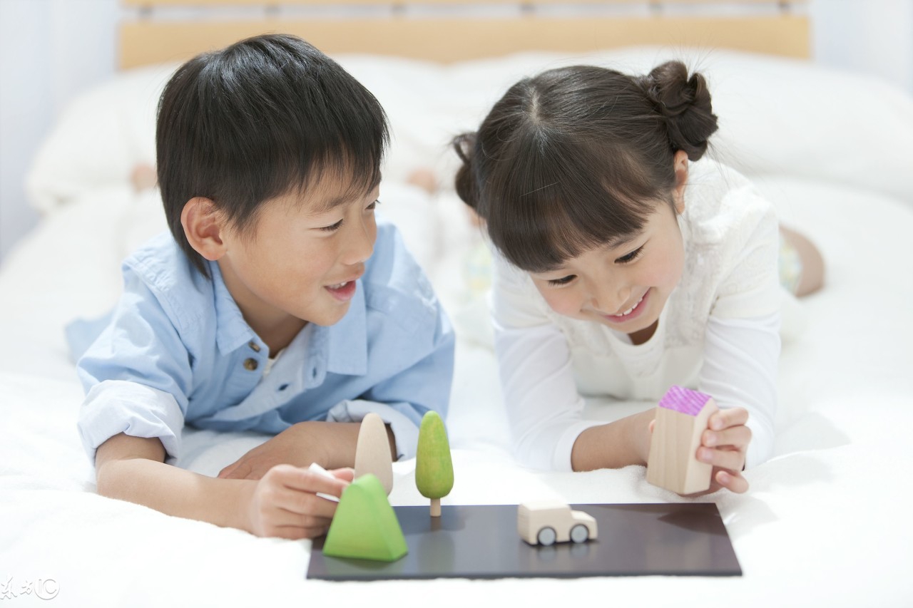 三年级女生来例假怎么和孩子说,怎么和3岁孩子解释来例假