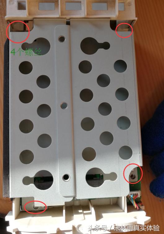 用了三年的荣耀立方路由器能有多脏，那就给他洗个澡吧！