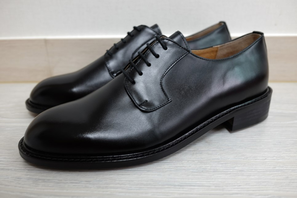 反绒皮鞋磨脚怎么办,新皮鞋磨脚最好的小窍门是什么