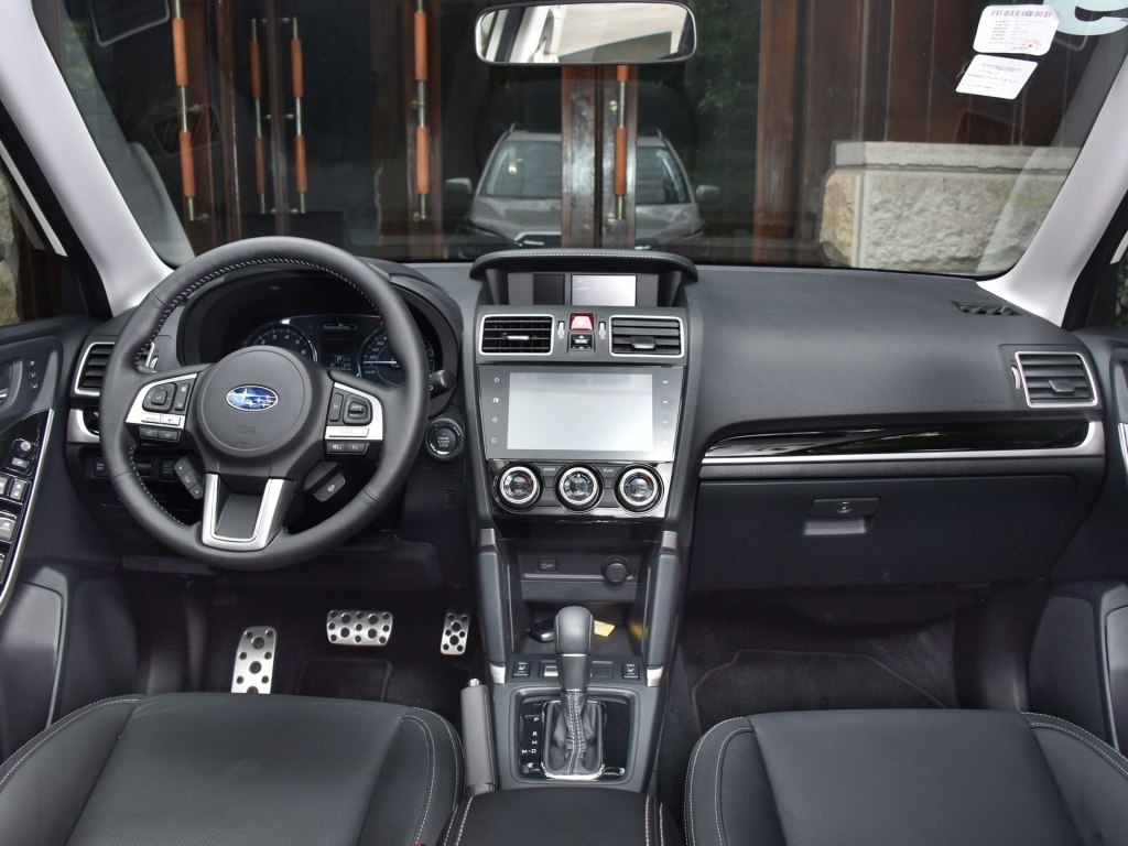 斯巴鲁森林人suv2013款,斯巴鲁森林人2.0四驱越野能力