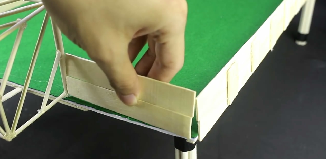 自制足球花式教程,用瓶盖做足球小游戏