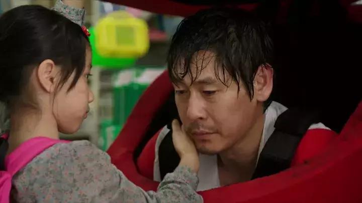 一直没勇气看的韩国电影《素媛》，哭瞎眼也要推荐