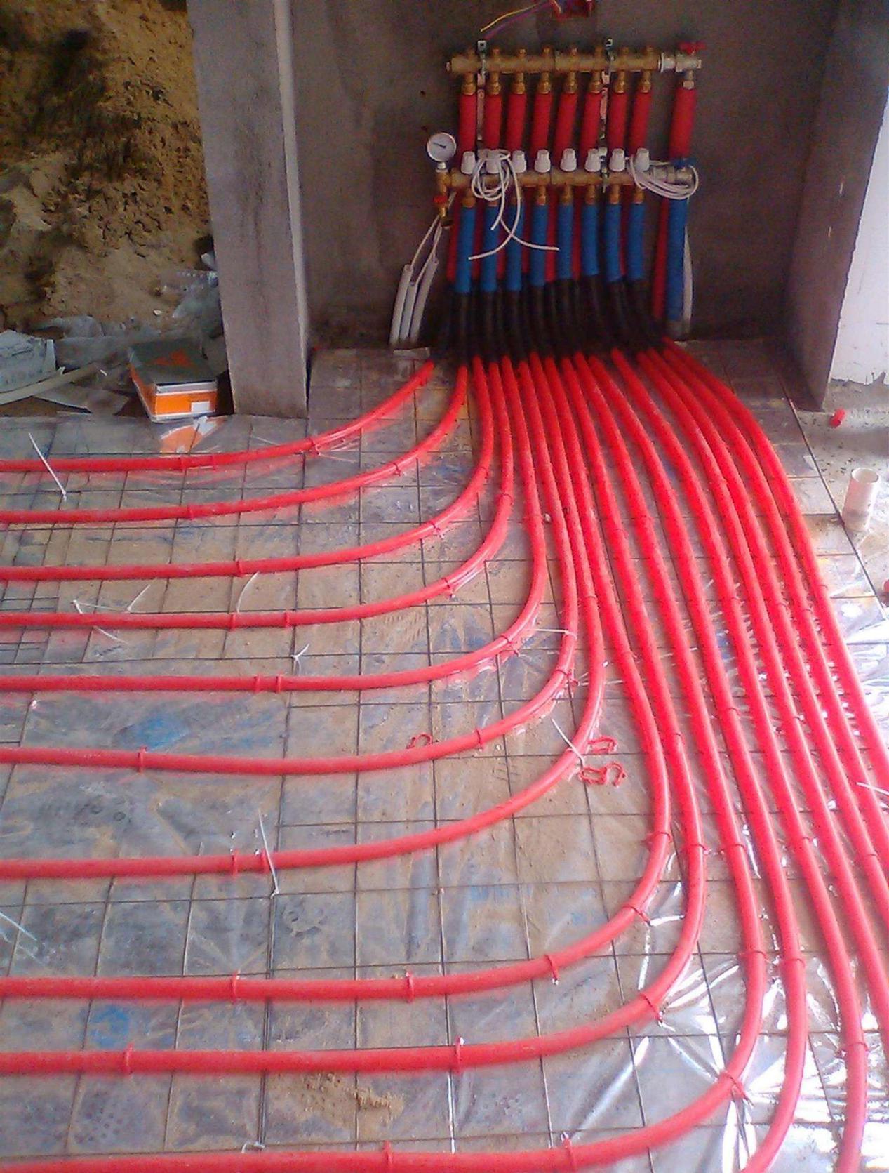 家中装地暖是电暖好还是水暖好,家庭装电地暖还是燃气地暖好