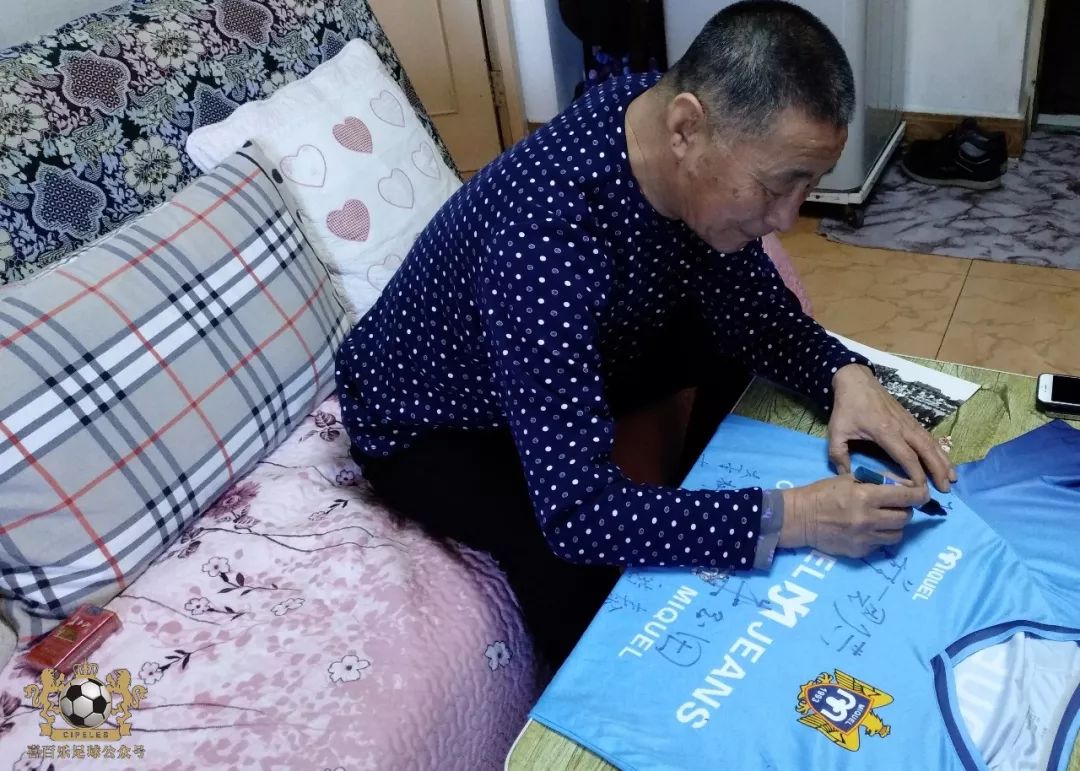 津门足坛双百颂张洪峰,天津足球王建华