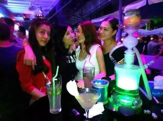 去德国，你抽抽，抽过水烟没？